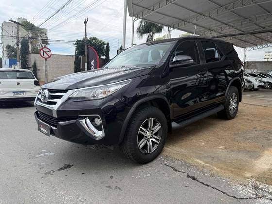 TOYOTA HILUX SW4 2.7 SR 4X2 16V FLEX 4P AUTOMÁTICO TOYOTA HILUX SW4 2.7 SR 4X2 16V FLEX 4P AUTOMÁTICO